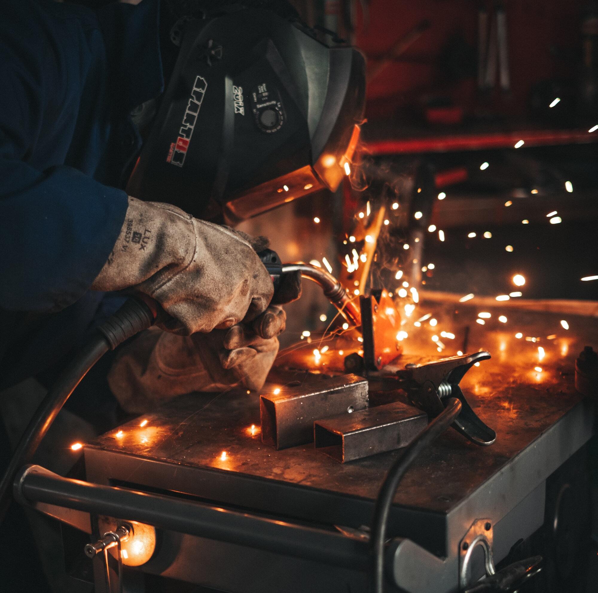 warkot guys during welding photo